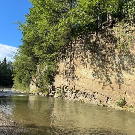 Relaxation In покращене Σαλέ Guta
