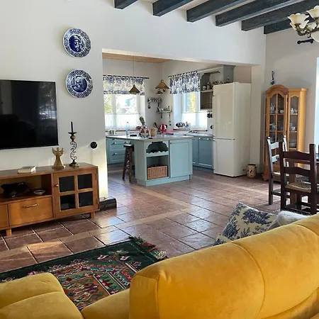 Relaxation In покращене Σαλέ Guta