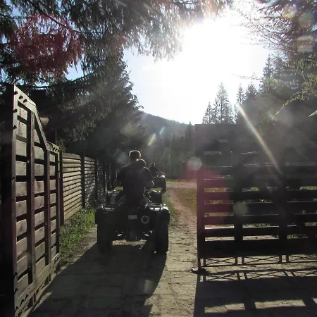 Relaxation In покращене Σαλέ Guta